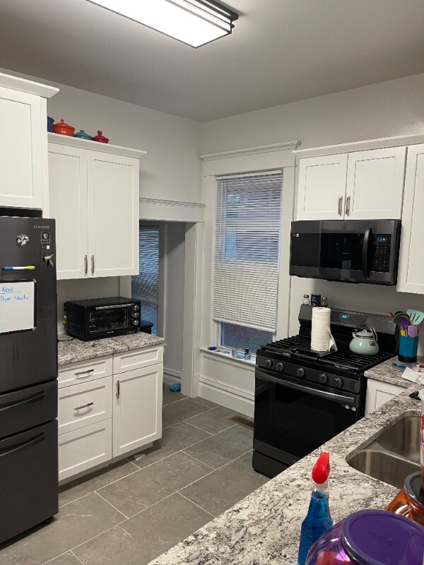 Building Photo - 1001 9th Ave