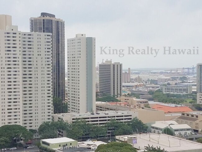 Building Photo - **OASIS in HONOLULU* Queen Emma Gardens *VERY CLEAN 2 br / 1 ba