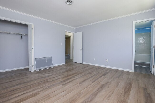 Building Photo - 4 bedroom 3 Bath in Tangelwoods - Fenced in backyard