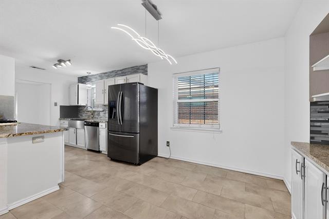 Building Photo - 3401 Hillsdale Ln