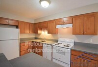 Building Photo - 8745 SW Beaverton Hillsdale Hwy