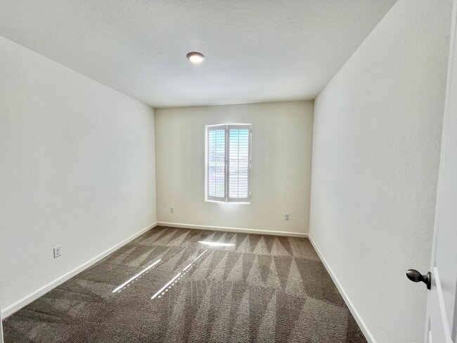 Building Photo - Spacious 4 Bedroom Home  – Solar & Pest Co...