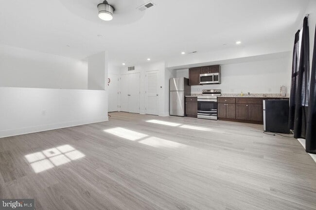 Building Photo - 6036 Market St