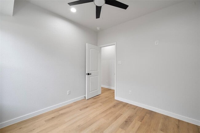 Building Photo - 7220 S Hall St