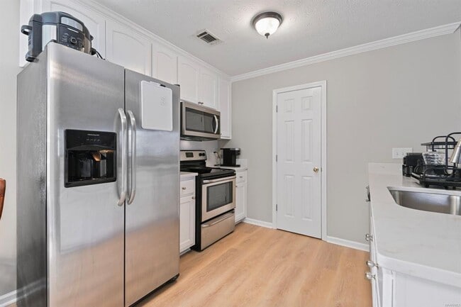 Building Photo - 1225 Westfield Ln