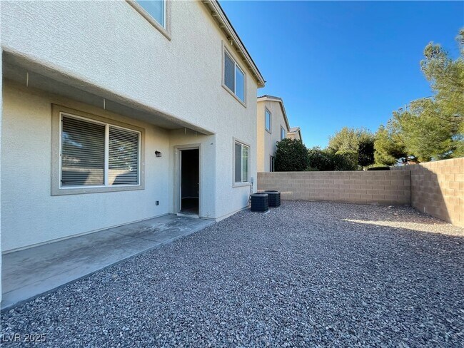 Building Photo - 9070 Vintage Wine Ave