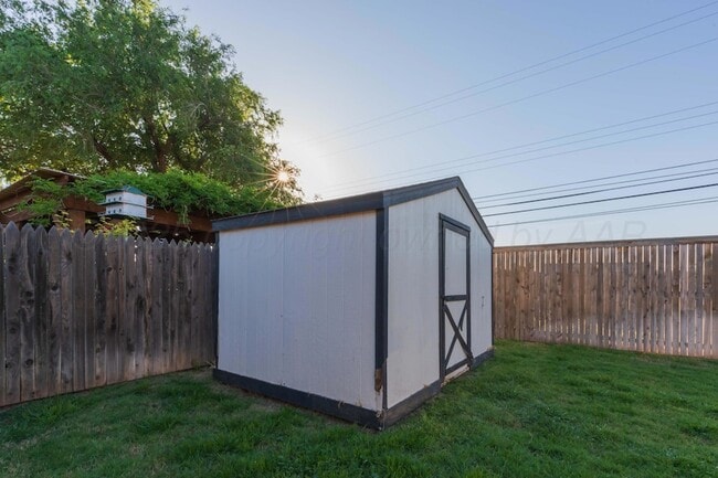 Building Photo - 4203 Woodfield St