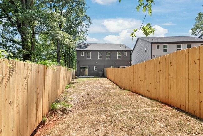 Building Photo - Stunning New Construction Townhome