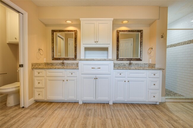 Building Photo - 14211 Ella Lee Ln