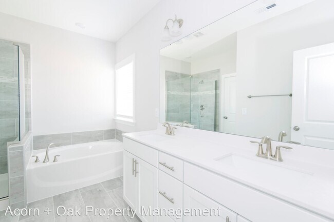 Building Photo - 4 br, 3 bath House - 135 Majestic Peak Dr