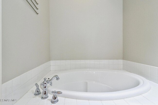 Building Photo - 115 Via Aldea