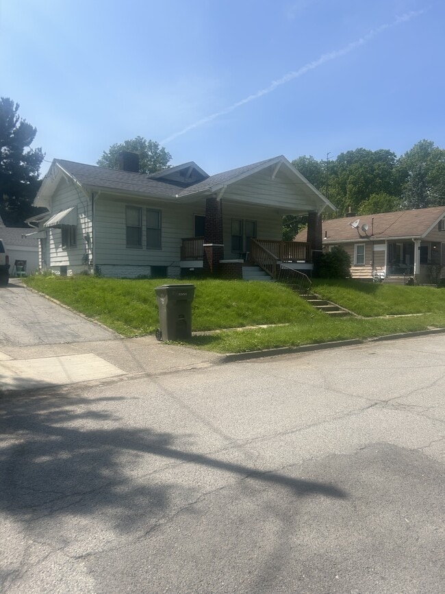 Primary Photo - 126 Matta Ave