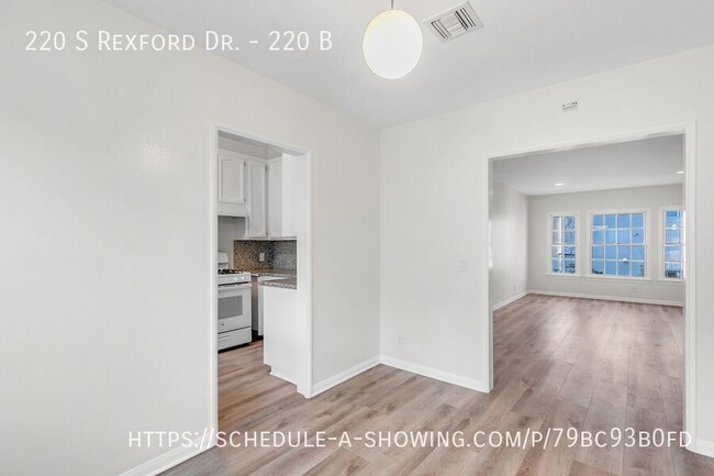 Building Photo - 220 Rexford Dr