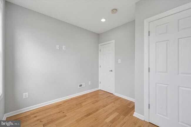 Building Photo - 3024 Redner St