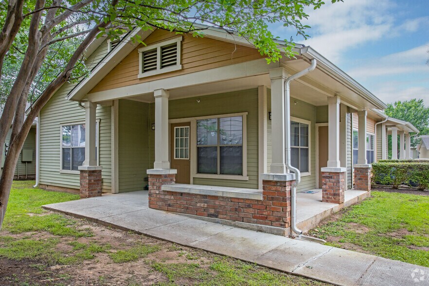 Primary Photo - Mariposa River Bend 55+ Apartment Homes