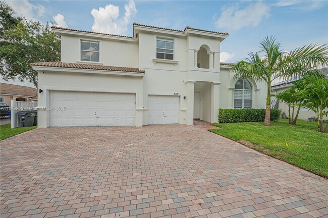 Building Photo - 5371 SW 32nd Terrace