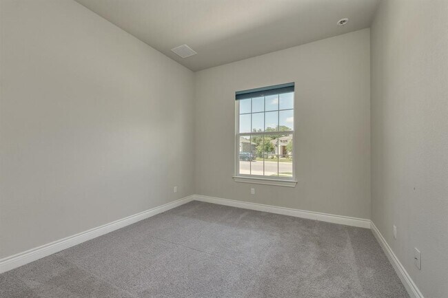 Building Photo - 101 Split Oak Dr