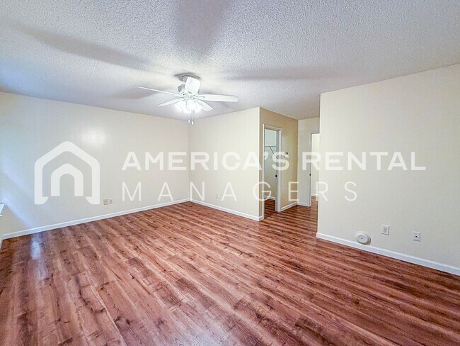 Building Photo - 1713 Savannah Park Ln