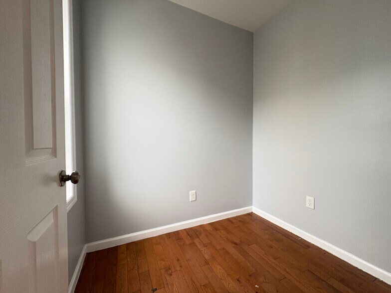 Building Photo - 146 Ripley Pl