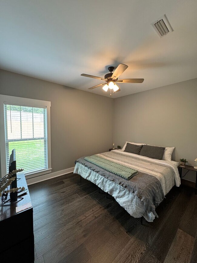 Building Photo - The Lakes Subdivision!