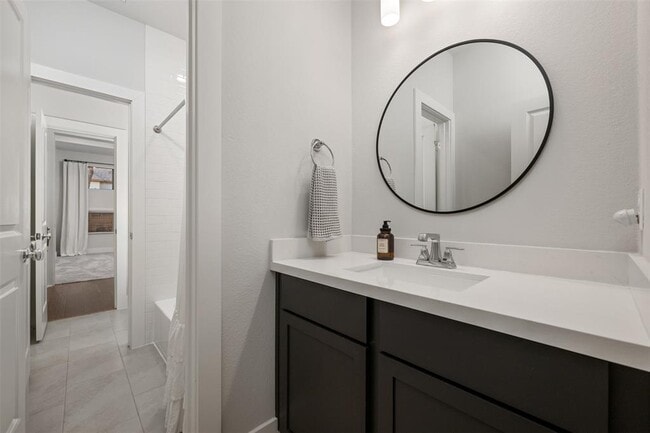 Building Photo - 418 Raleigh Dr