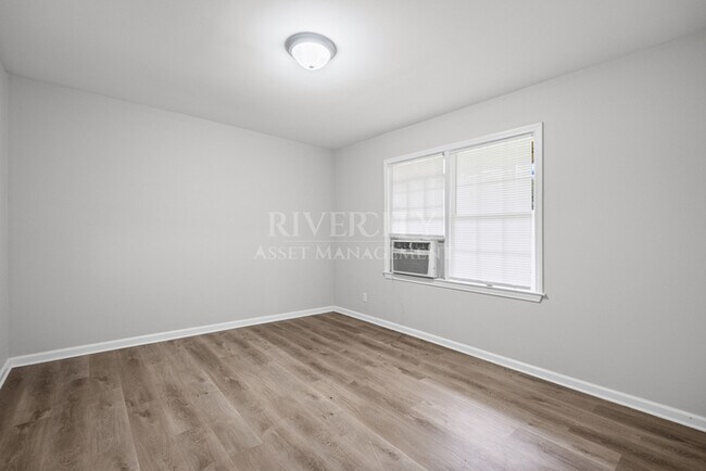 Building Photo - 1381 Laudeen Dr