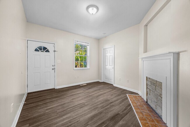 Building Photo - 1709 LeGrand Street