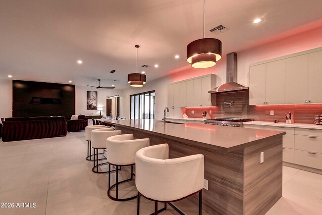 Building Photo - 6401 E Larkspur Dr