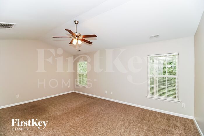 Building Photo - 12200 Palomar Dr