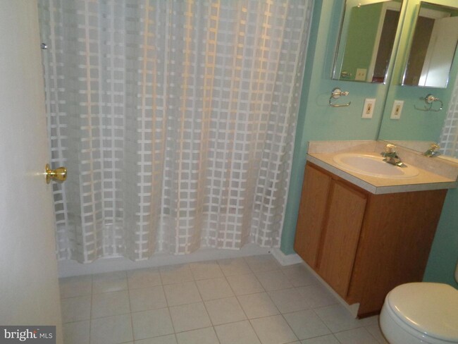 Building Photo - 603 Sweetwater Dr