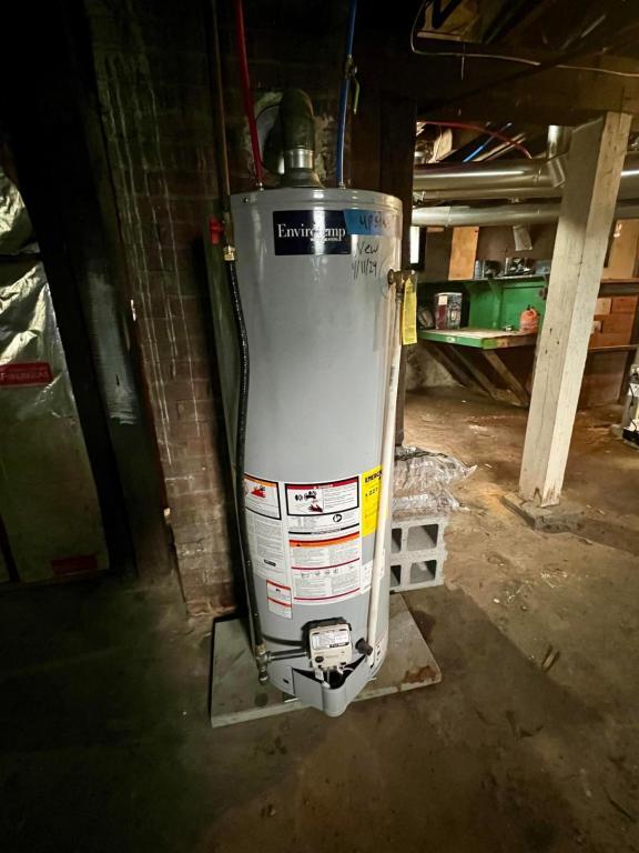 Building Photo - 301 Folts St