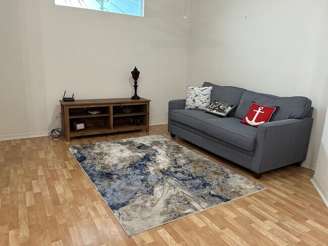 Building Photo - Executive 2 bedroom/ 2 bath condo