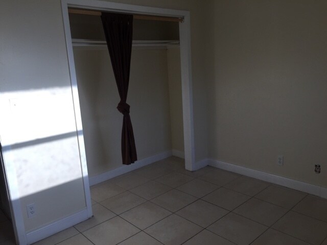 Building Photo - Nice 2-1 Condo Apartment with Central AC, ...