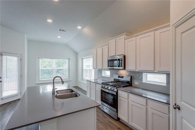 Building Photo - 312 Prato Pl