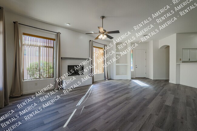 Building Photo - 2126 E Fawn Dr