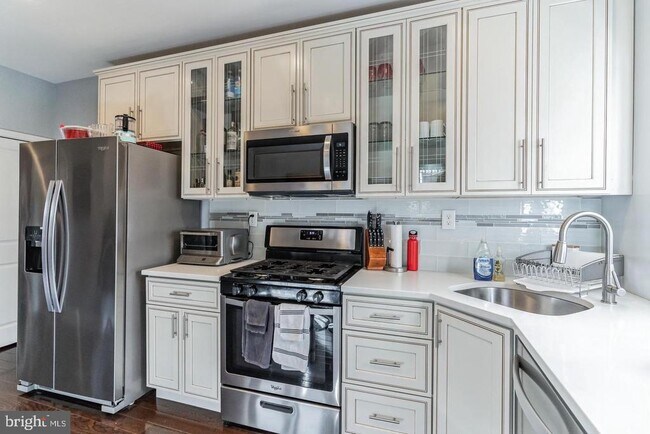 Building Photo - 2653 Jasper St