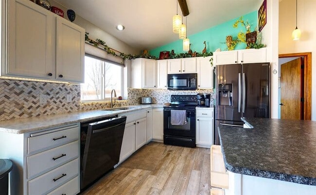 Building Photo - 3880 Graphite Ct