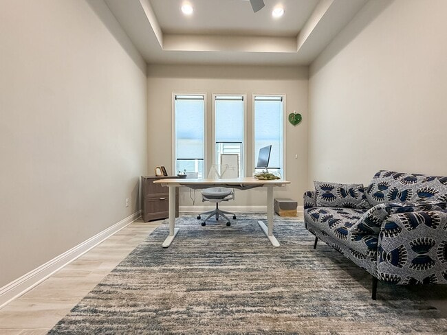 Building Photo - Modern-Luxury 5/4 in Oakmont