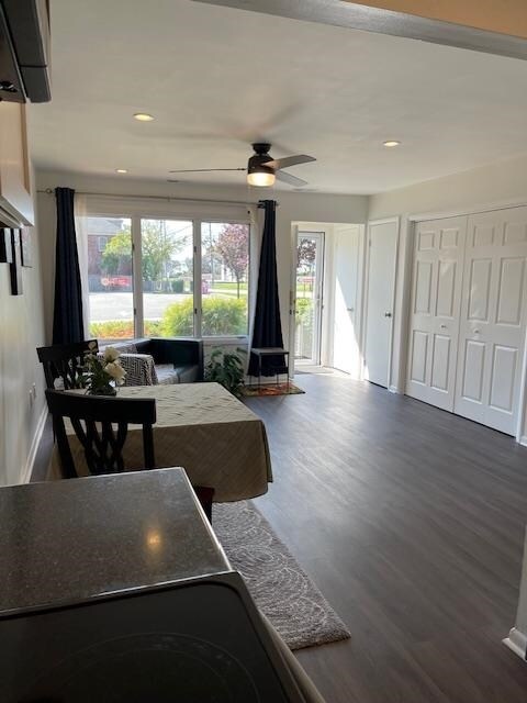 Building Photo - 190 Charles St