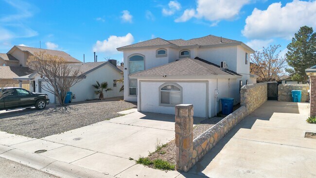 Building Photo - 10400 Valle Koki Dr