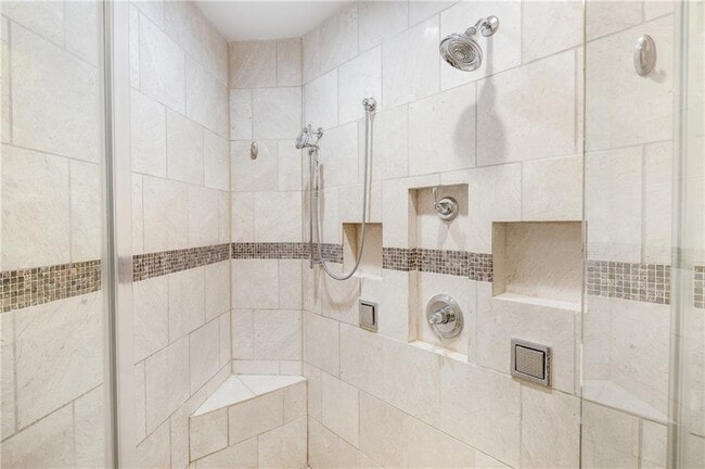 Building Photo - 71 17th St NE