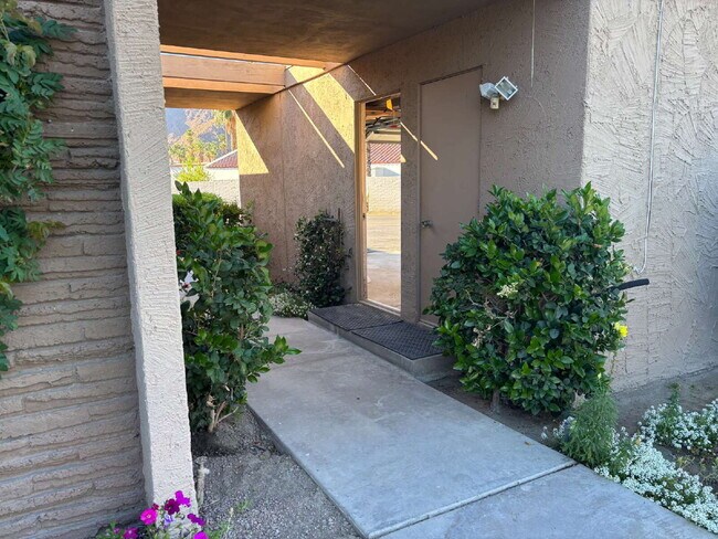 Building Photo - Indian Wells CC  For Rent!