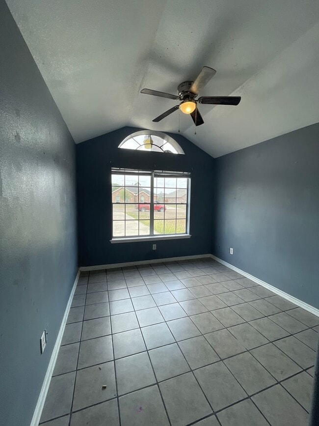 Building Photo - North Kingsville-South Creek Subdivision 4/2 Rental