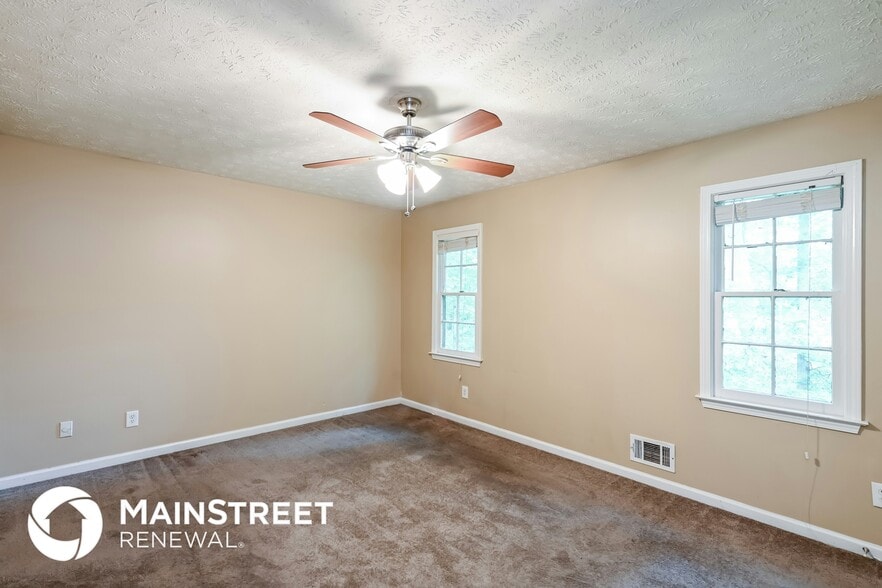 Building Photo - 3338 Mansfield Ln