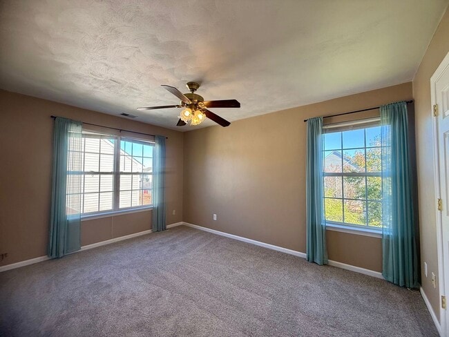 Building Photo - Beautiful 4 Bedroom Home for Rent – Pet Fr...