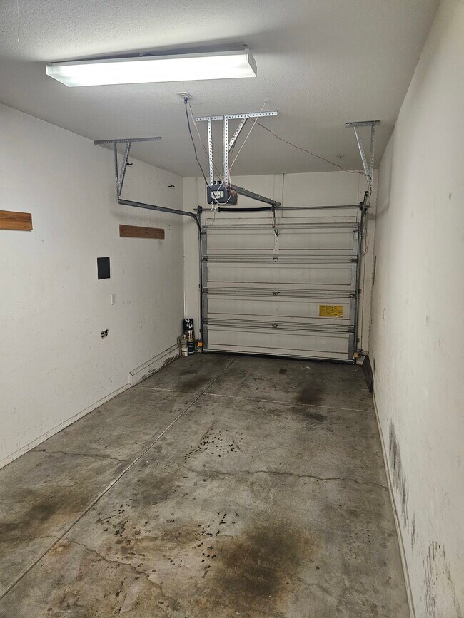 Building Photo - 7520 E Earll Dr