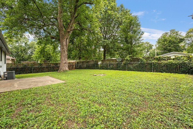 Building Photo - Charming Updated Home with 1-Car Garage, Fenced Backyard & Modern Finishes