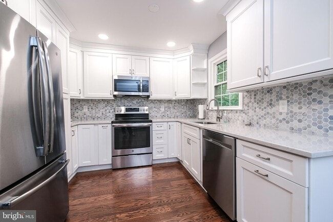 Building Photo - 3818 Vermont Ct