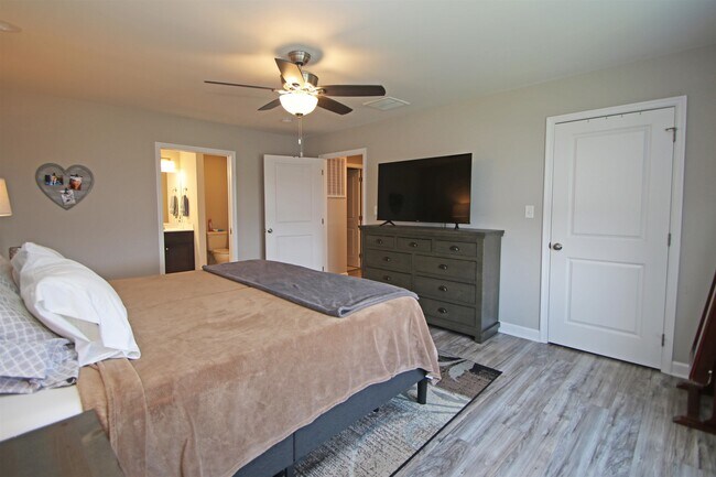 Building Photo - 224 Spring Run Ln