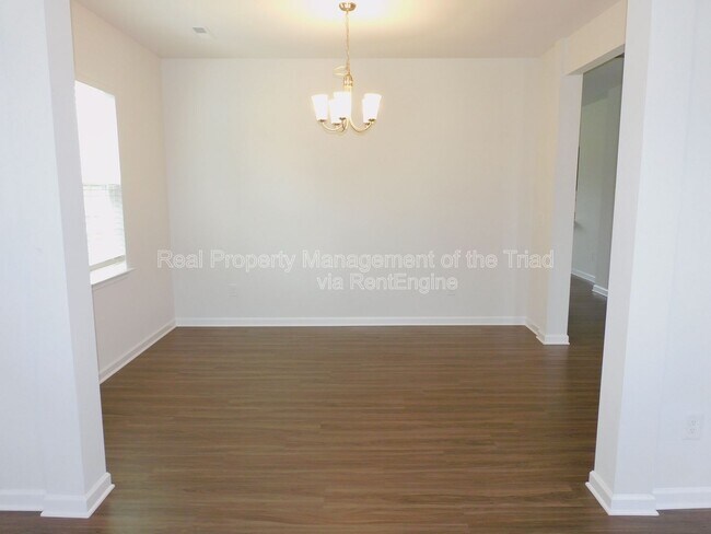Building Photo - 390 Spaulding St